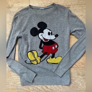 Woman’s vintage Mickey mouse sweater
